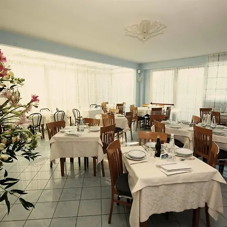 Mediterraneo Hotel 3*